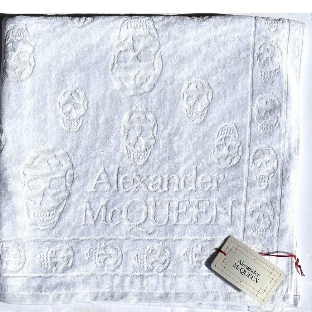 Alexander McQUEEN Tonal Skull & Logo White Cotton Bath Towel Beach 37" x72" New